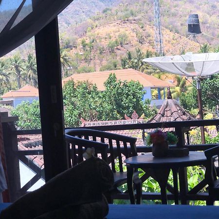 Tira Amed Homestay エクステリア 写真