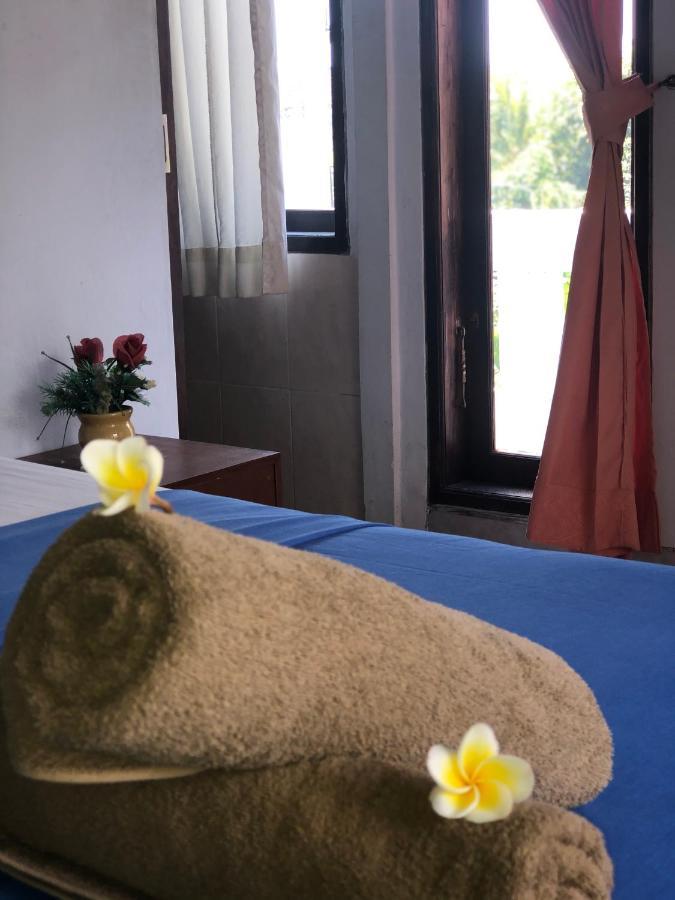 Tira Amed Homestay エクステリア 写真