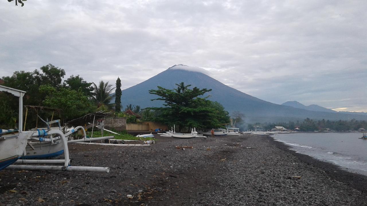 Tira Amed Homestay エクステリア 写真